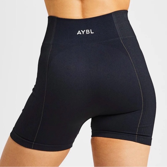 Aybl reflex seamless shorts black size Large EUC - Picture 3 of 8